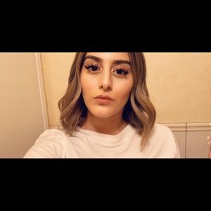 Meet your Posher, Alexis